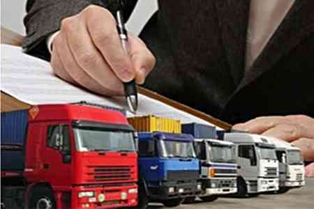 Таможенники РА временно закрыли проезд для армянских грузовиков через армяно-грузинскую границу