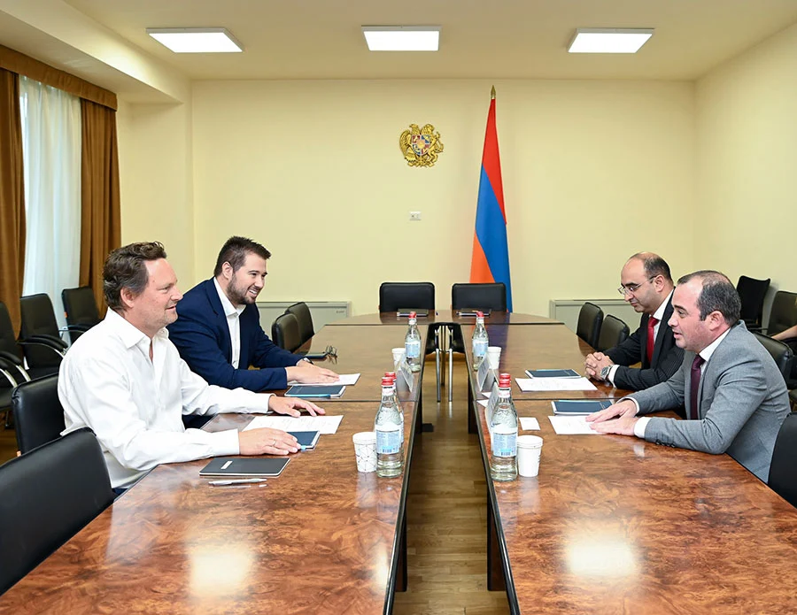 В Ереване подписан контракт с победителем грантовой "Программы акселерации"