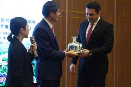 Ален Симонян ознакомился с деятельностью  автозавода Hyundai