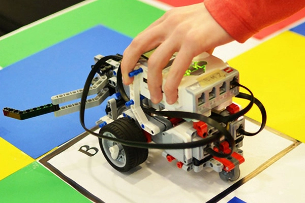 Робототехника в детских садах: воспитанники 30 дошкольных учреждений с нового года начнут изучать технологии будущего