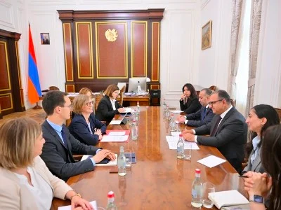 Вице-премьер Армении обсудил с представителем банка KfW реализуемые в стране программы