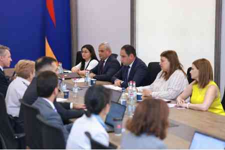 Новый глава миссии МВФ в Армении провел встречу с министром теруправления и инфраструктур