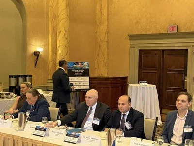 Посол Армении посетил 6-й форум "Энергетические инновации и искусственный интеллект 2025"