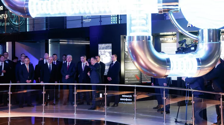 Пашинян в московском музее <Атом> ознакомился с достижениями в области атомной энергетики