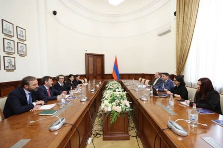 В Минфине обсудили возможности реализации новых проектов с ЕБРР