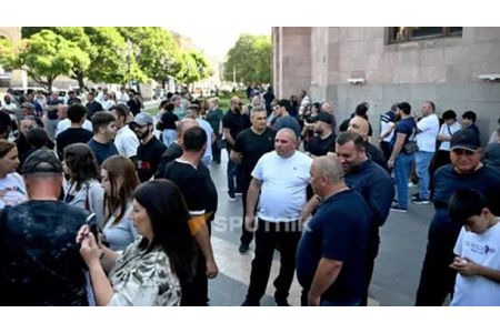 Հայ ձկնաբույծները պահանջում են կառավարության աջակցությունը՝ Ռուսաստան արտահանման կասեցման ֆոնին. բողոքի ակցիա կառավարության դիմաց