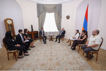 A VISA representative expressed satisfaction with the Armenian banking system and the Armenian government`s policy on developing cashless circulation